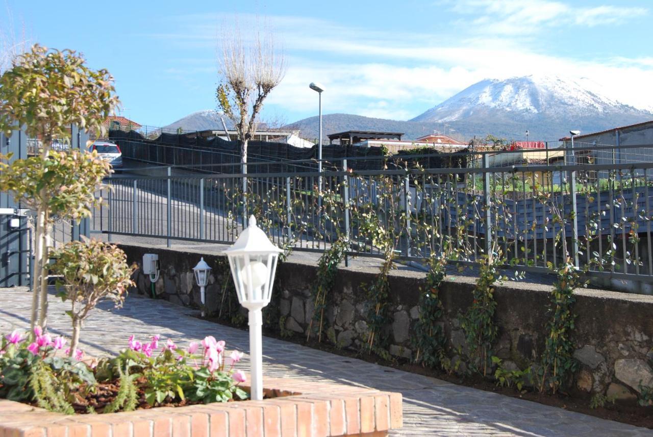Il Giardino Dei Glicini Bed & Breakfast Ercolano Exterior photo