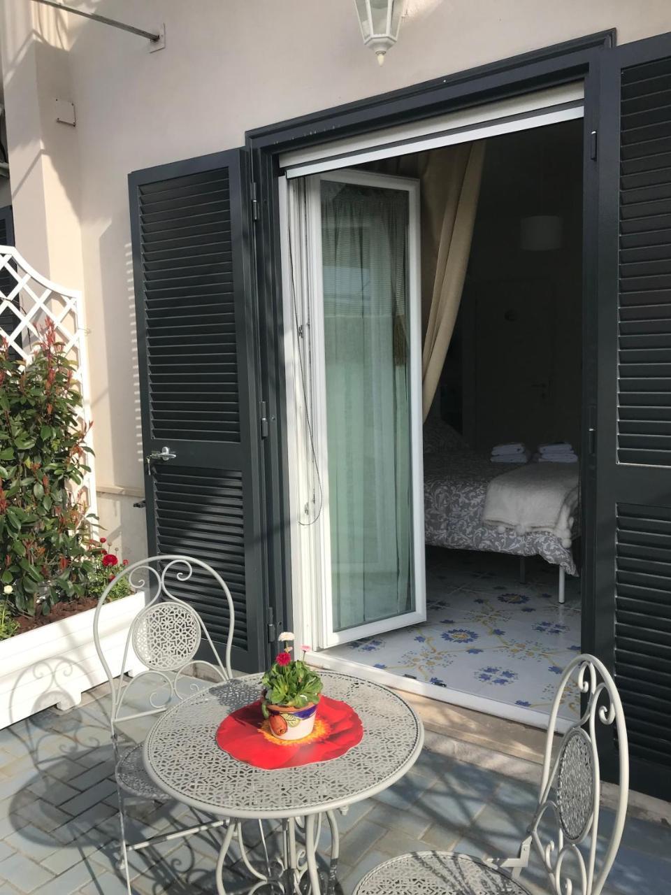 Il Giardino Dei Glicini Bed & Breakfast Ercolano Exterior photo