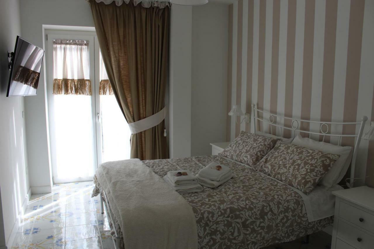 Il Giardino Dei Glicini Bed & Breakfast Ercolano Exterior photo